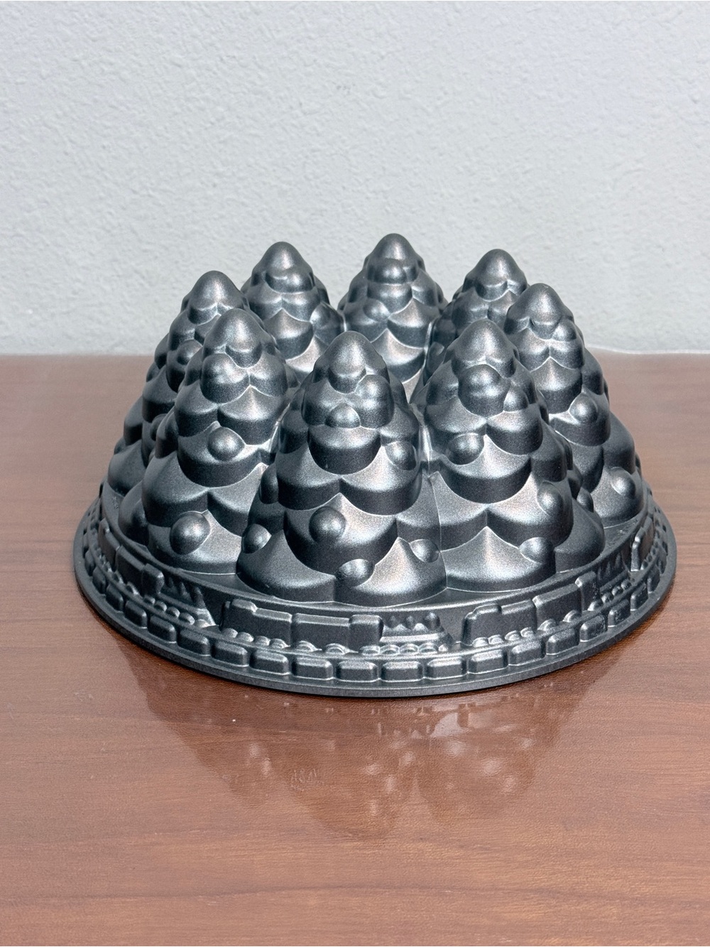 Nordic Ware Holiday Tree Bundt Pan 10 cup EUC